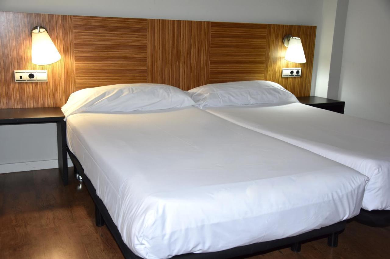 Hotel Y Apartamentos Snoe Isaba Kültér fotó