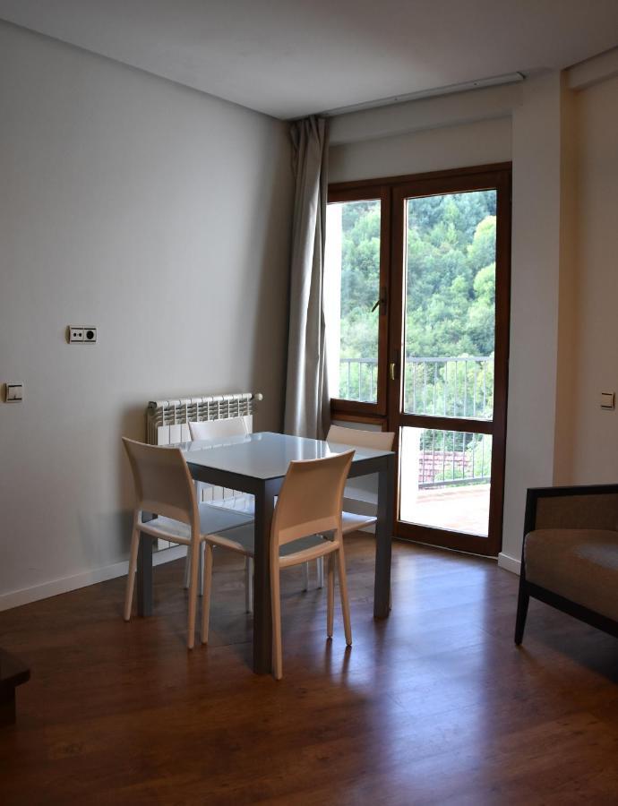 Hotel Y Apartamentos Snoe Isaba Kültér fotó