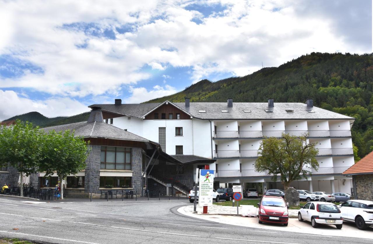 Hotel Y Apartamentos Snoe Isaba Kültér fotó