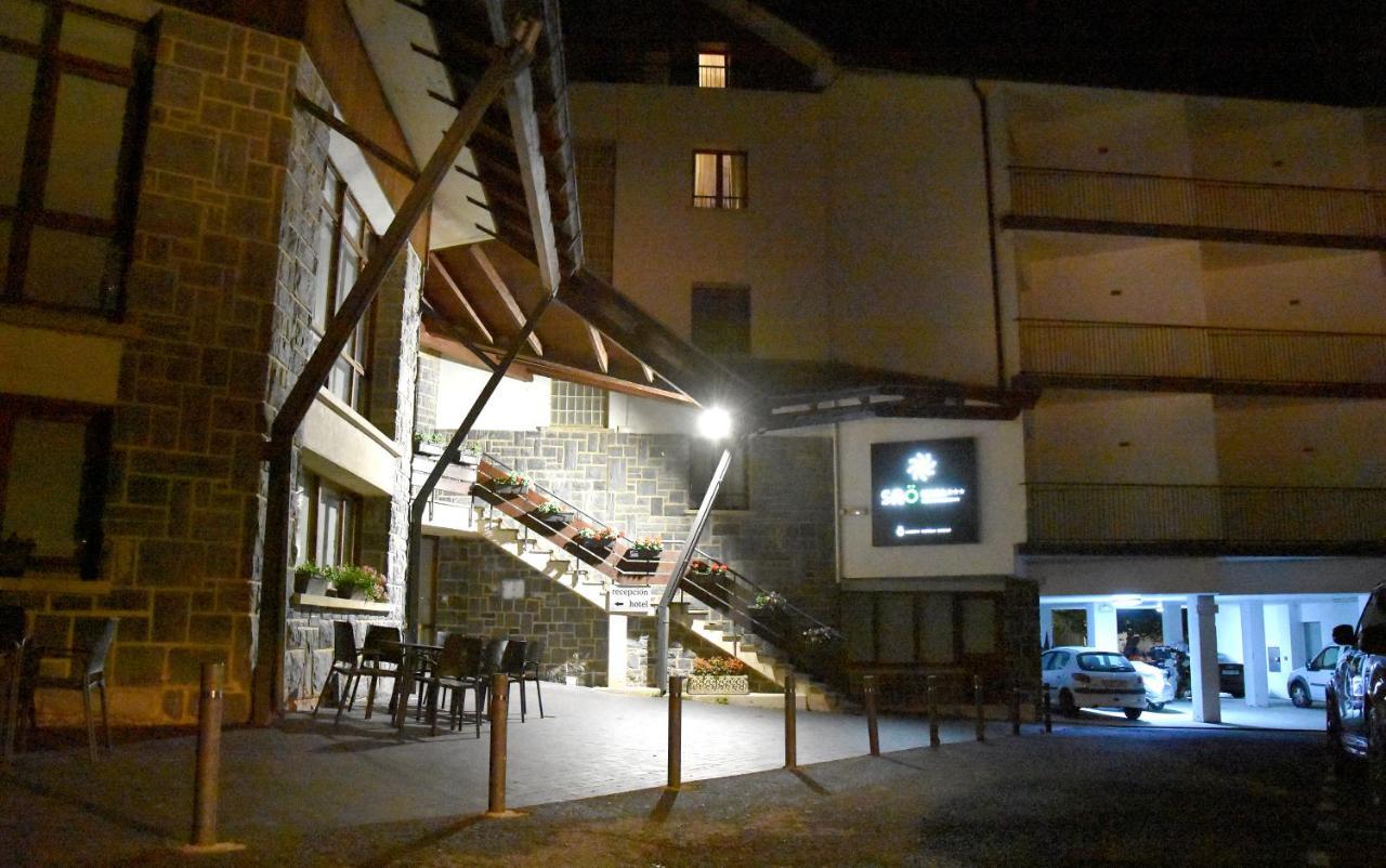 Hotel Y Apartamentos Snoe Isaba Kültér fotó