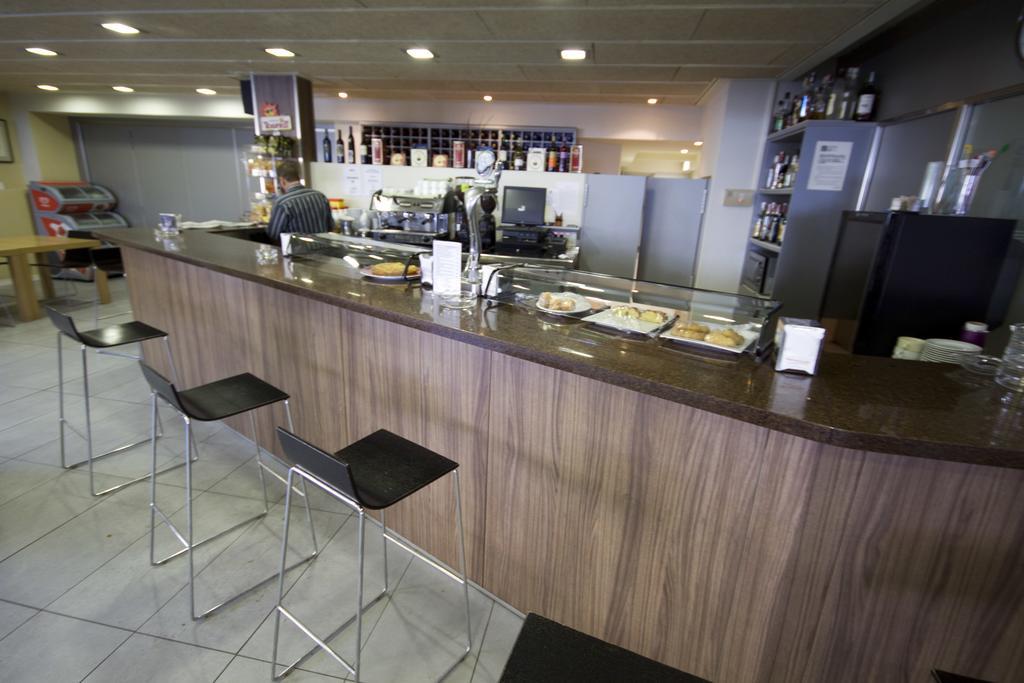Hotel Y Apartamentos Snoe Isaba Kültér fotó