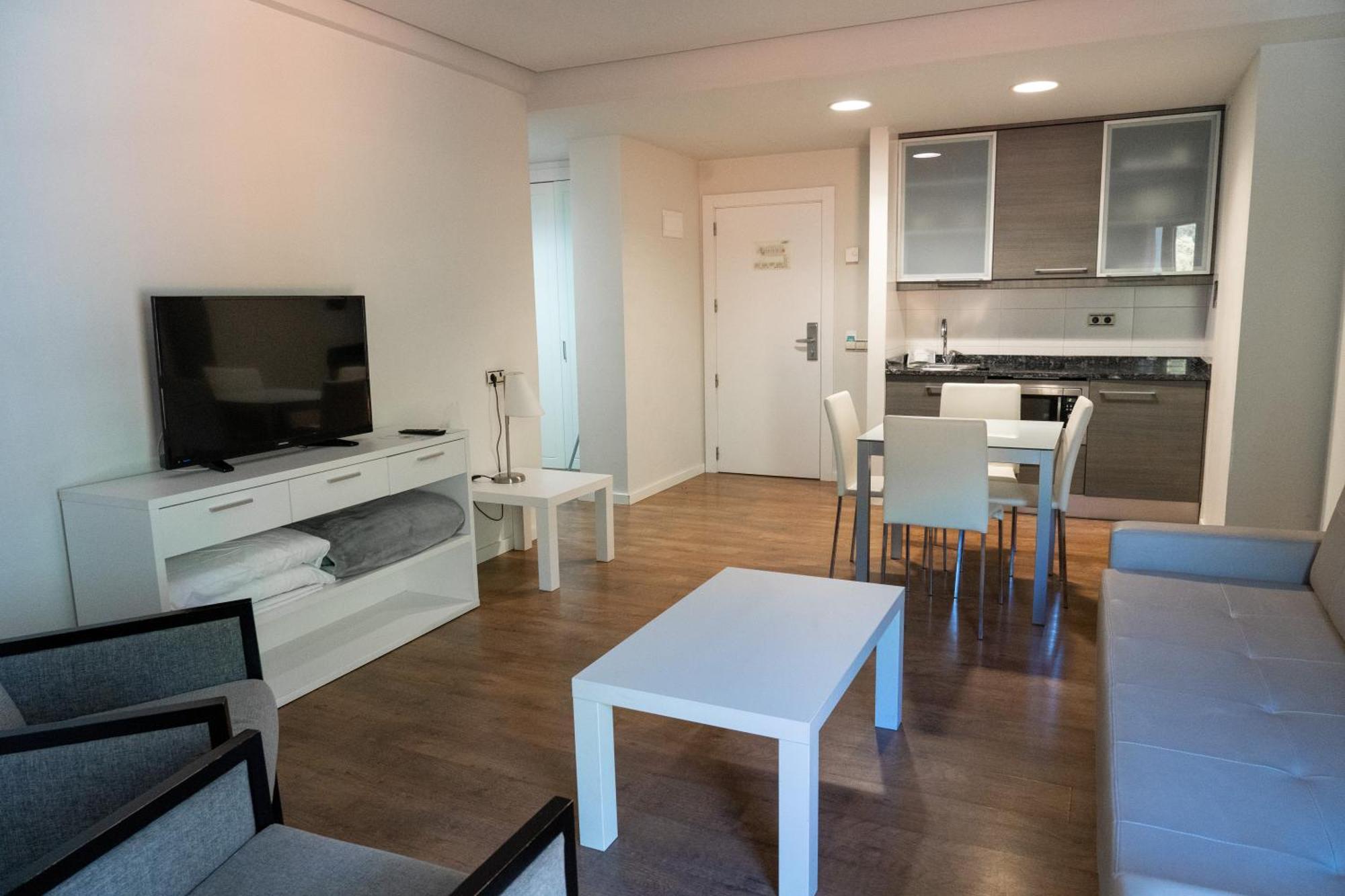 Hotel Y Apartamentos Snoe Isaba Kültér fotó