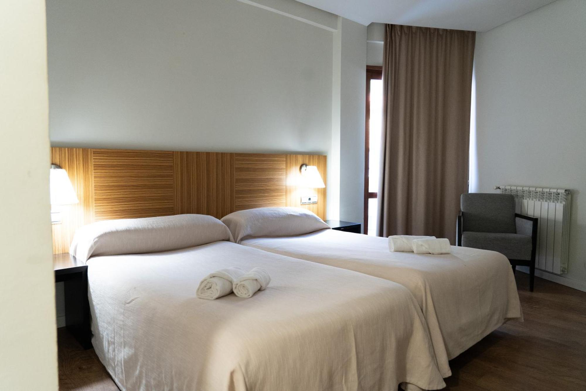 Hotel Y Apartamentos Snoe Isaba Kültér fotó
